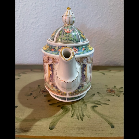 Vintage Sadler Teapot - Picture 5 of 7